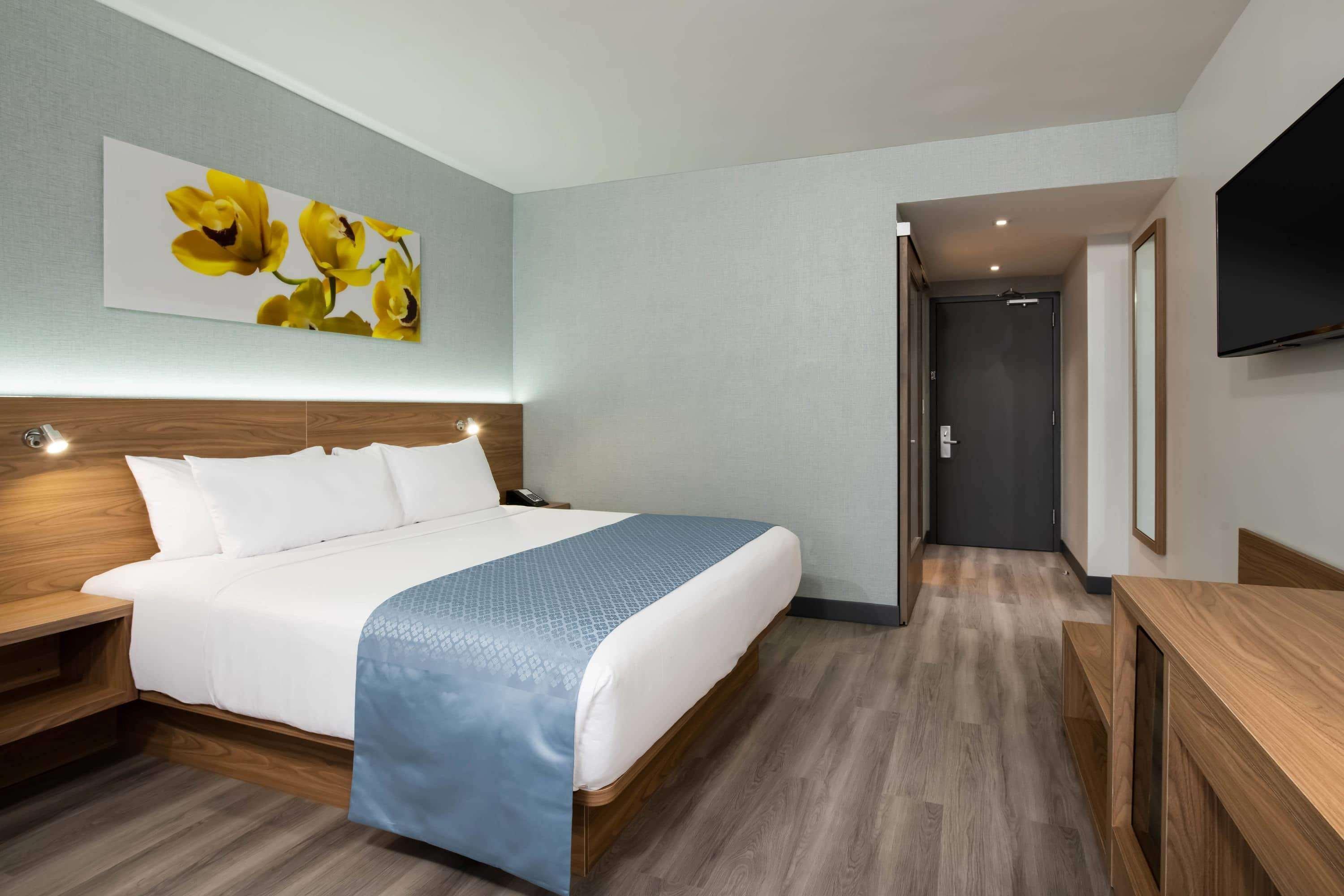 Wingate By Wyndham Long Island City New York City Exterior photo