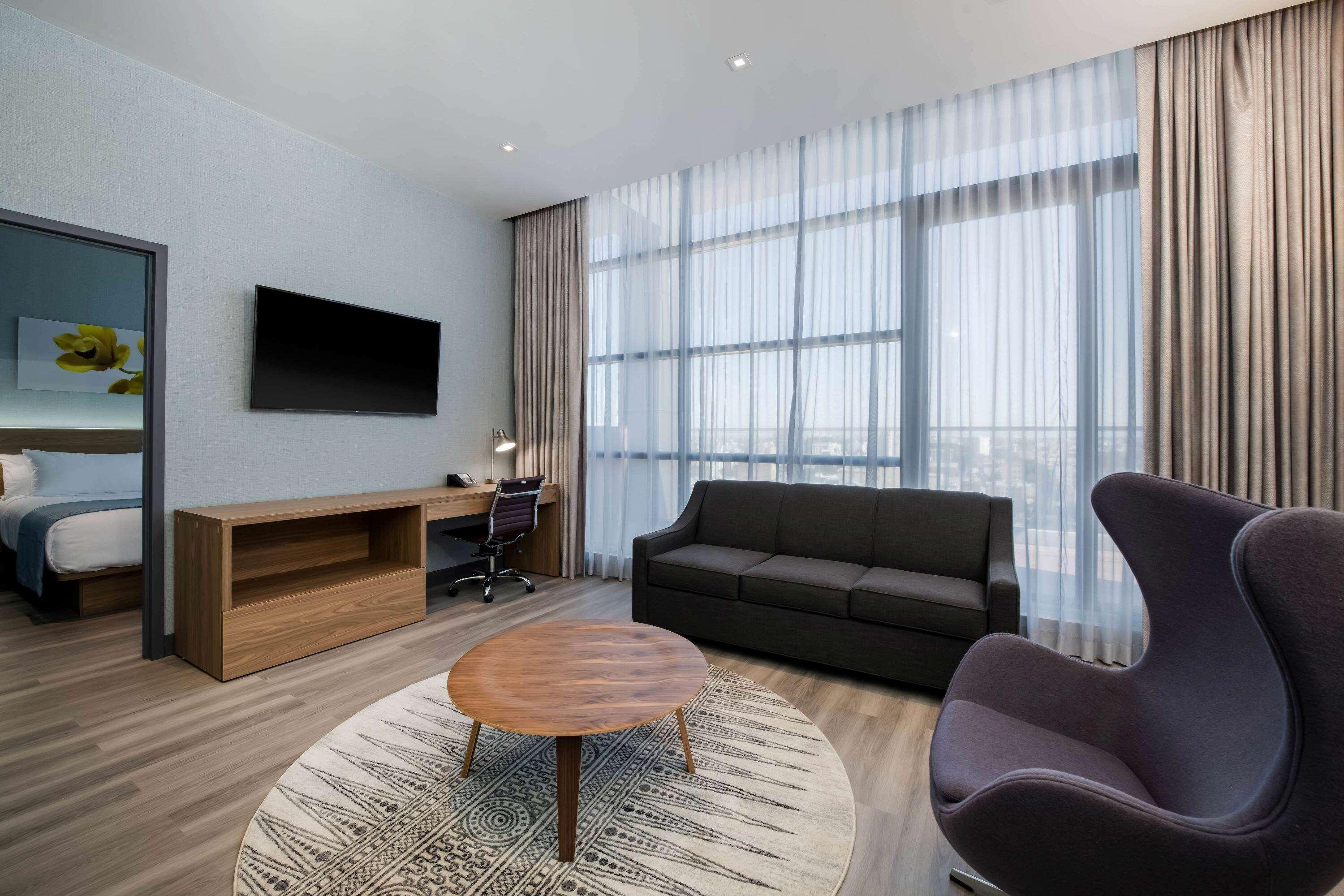 Wingate By Wyndham Long Island City New York City Exterior photo