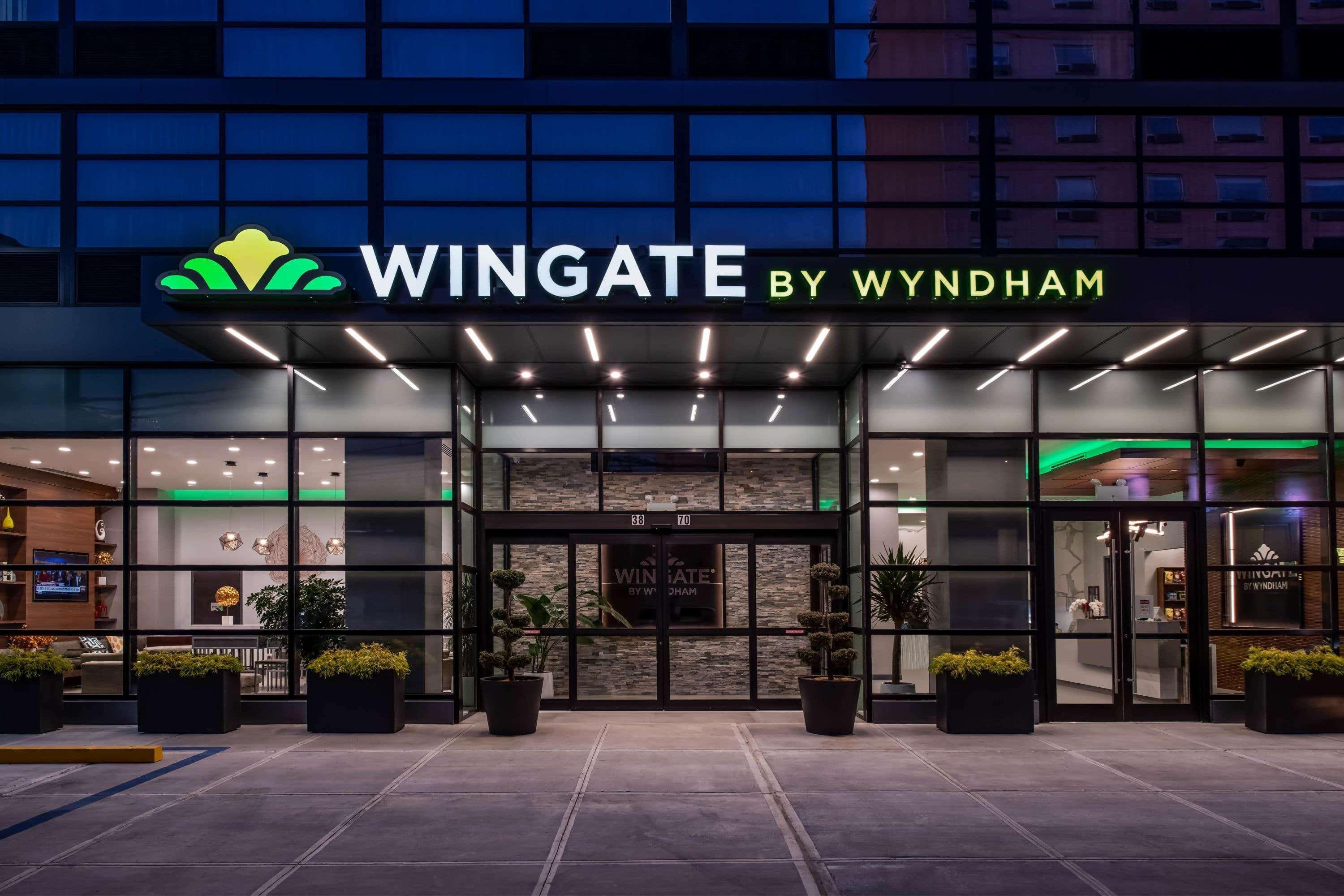 Wingate By Wyndham Long Island City New York City Exterior photo
